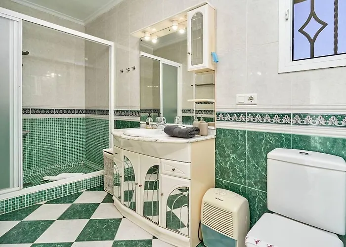 Casa Oliva Sea View Нерха