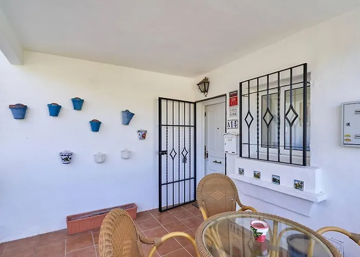 Casa Oliva Sea View Нерха